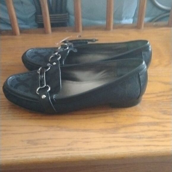 Coach    - Picture 4 of 9